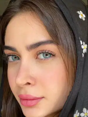 خرید لنز رنگی آبی عسلی ویکتوریا دسی بلو