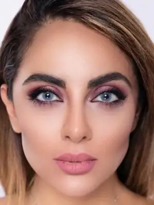 خرید لنز رنگی طوسی آبی لابلا مجیک وایت