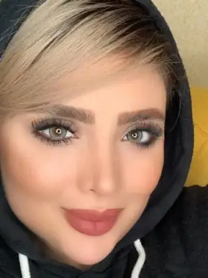 خرید لنز رنگی طوسی عسلی ترسا نوادا