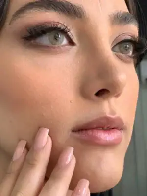 خرید لنز رنگی طوسی سبز شیخ بیوتی کاملیا