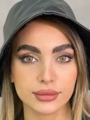 خرید لنز رنگی عسلی مینی آوا براون