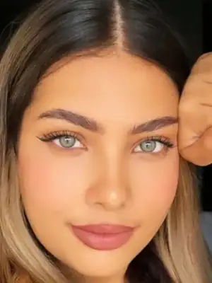 خرید لنز رنگی طوسی عسلی آرملا کتی آکوا