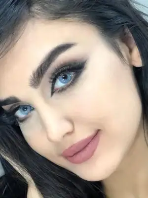 خرید لنز رنگی آبی آماندا پاستل بلو