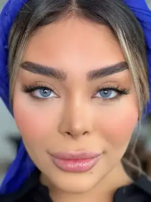 خرید لنز رنگی آبی یونیک لوتوس