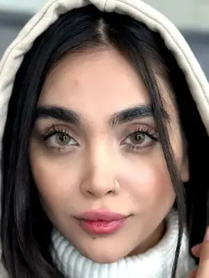خرید لنز رنگی عسلی یونیک پارودیا