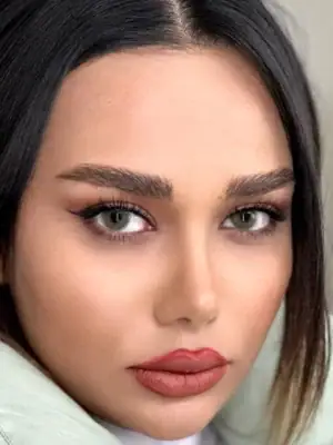 خرید لنز رنگی سبز یونیک برگاموت