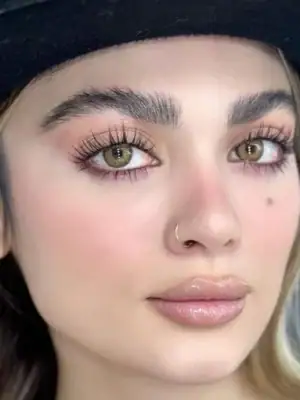 خرید لنز رنگی عسلی ایفوریا لاریسا