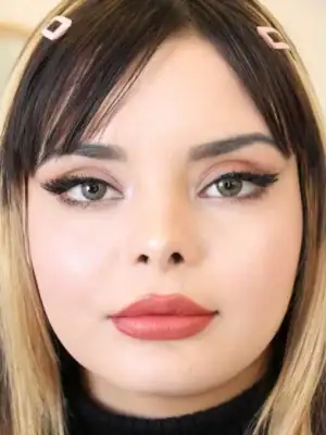 خرید لنز رنگی سبز عسلی ایفوریا فورستا
