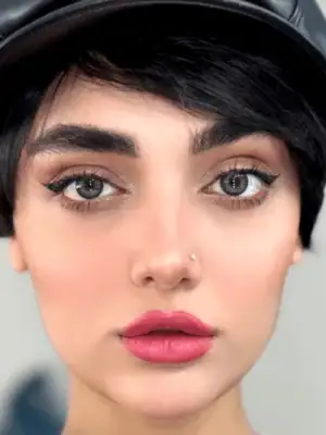 خرید لنز رنگی آبی یونیک ژربرا