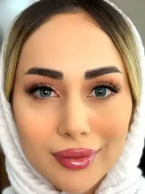 خرید لنز رنگی آبی یونیک مگنولیا