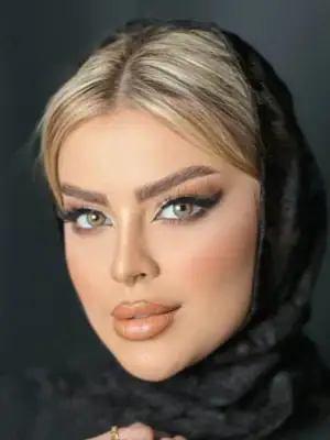 خرید لنز رنگی سبز عسلی سلنا گرین هانی