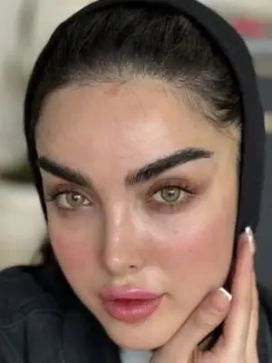 خرید لنز رنگی سبز عسلی سلنا اسموکی
