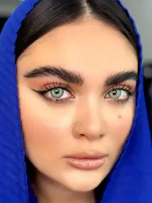 خرید لنز رنگی آبی اقیانوسی یونیک باربی بلو